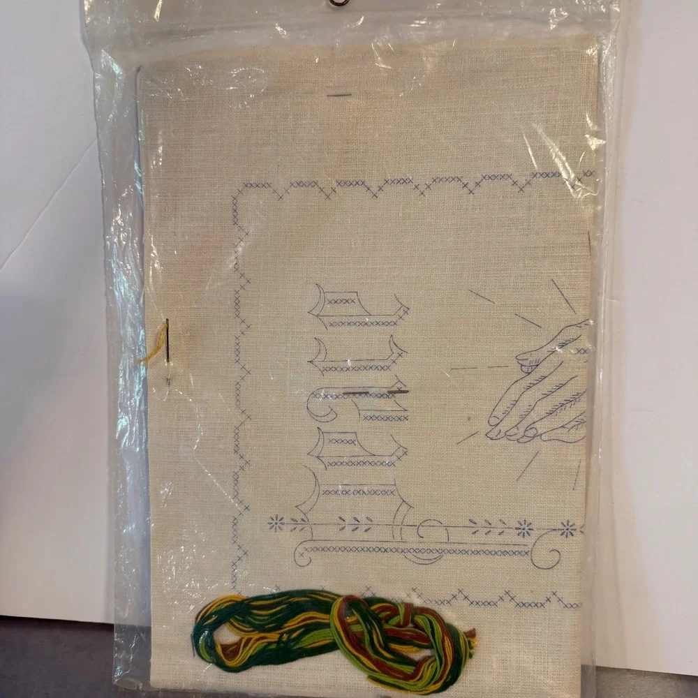 WonderArt Linen Sampler Kit 1808 Praying Hands Peace Vintage Needlecraft New